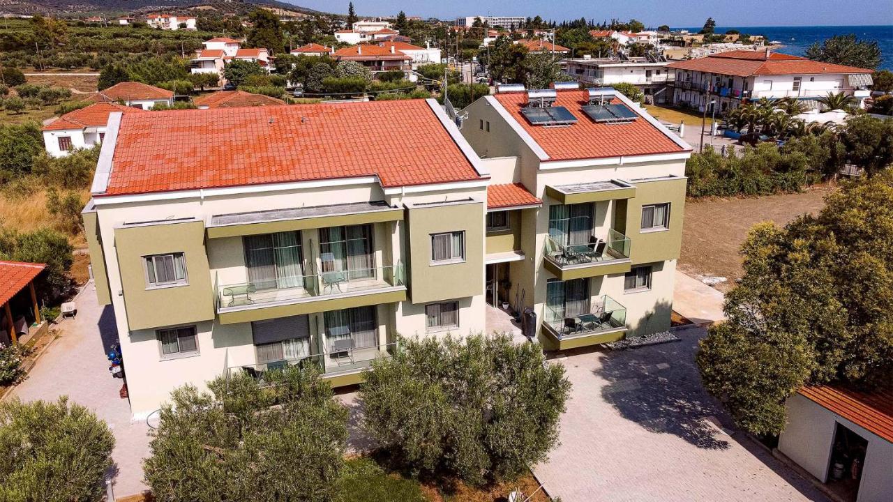 Estelle Family Luxury Apartments & Suites Gerakini Exterior photo
