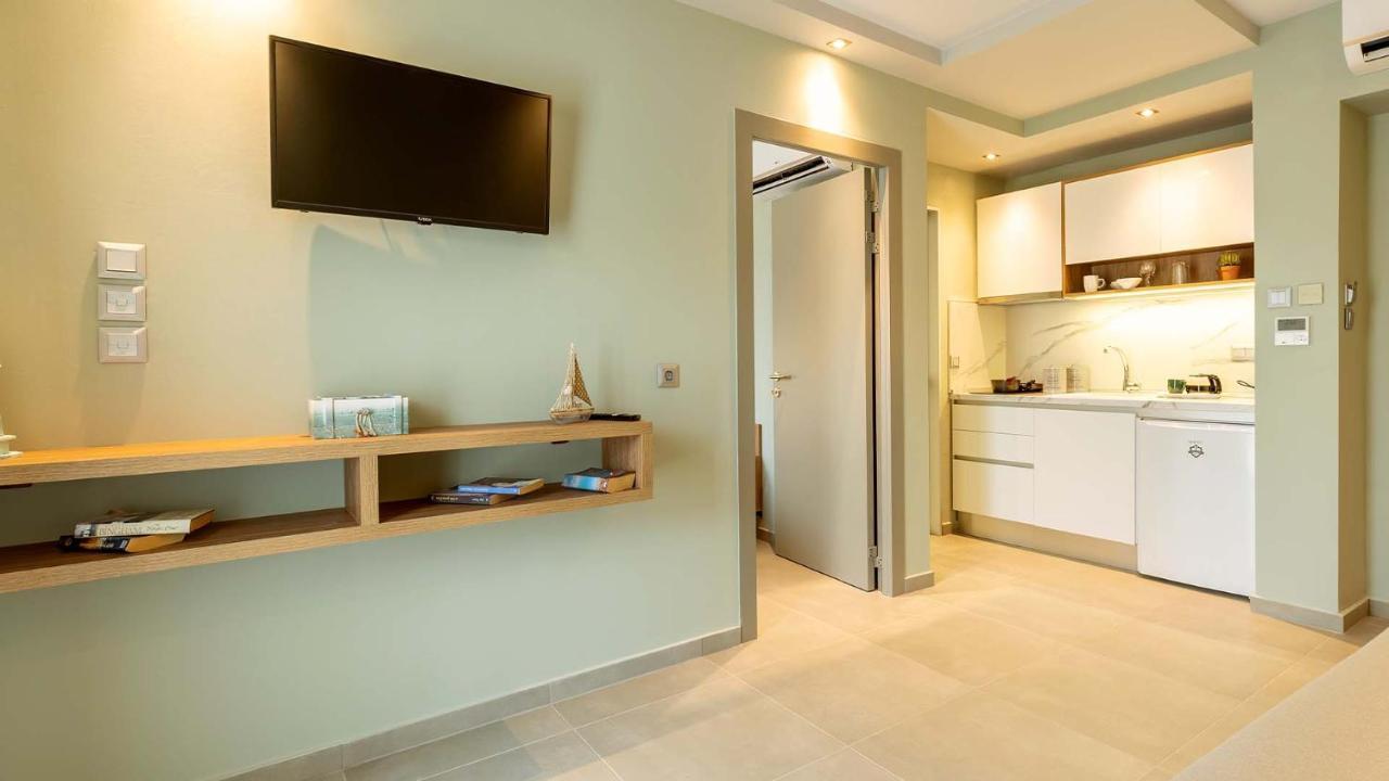 Estelle Family Luxury Apartments & Suites Gerakini Exterior photo
